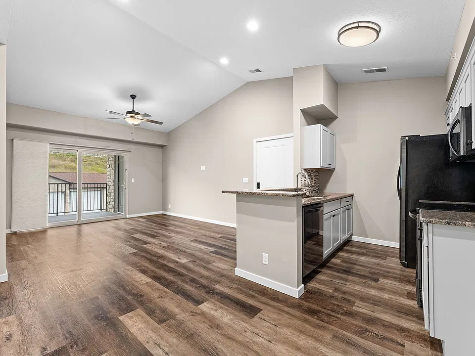 325 Majestic Dr #334