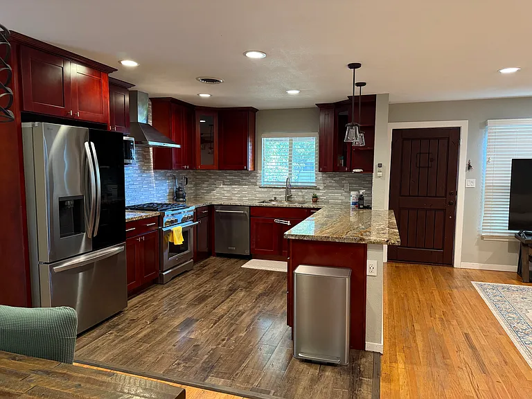 420 Broderick Ave — Photo 8