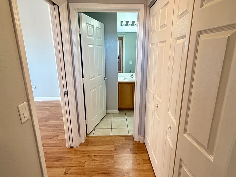 31 E Agate Ave #302 — Photo 2