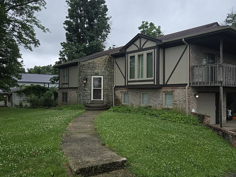 1910 N English Station Rd — Photo 1