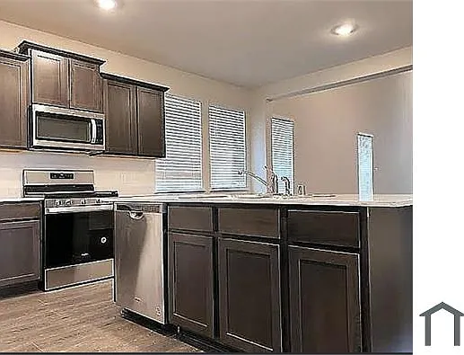 3959 Oak Creek Cir — Photo 12