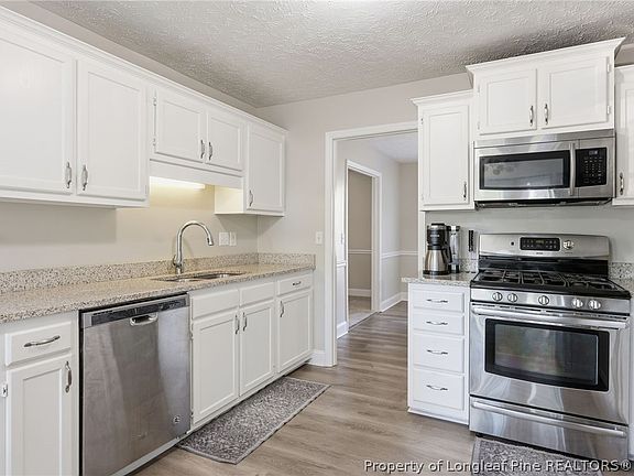 5th image of 1287 Exeter Ln