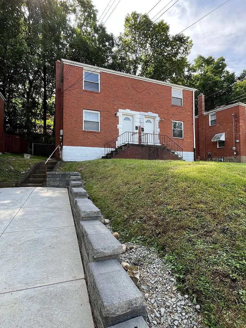 2 Bedroom Duplex in Stanton Heights — Photo 1
