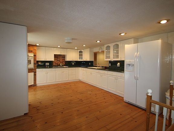 4th image of 28003 290th St