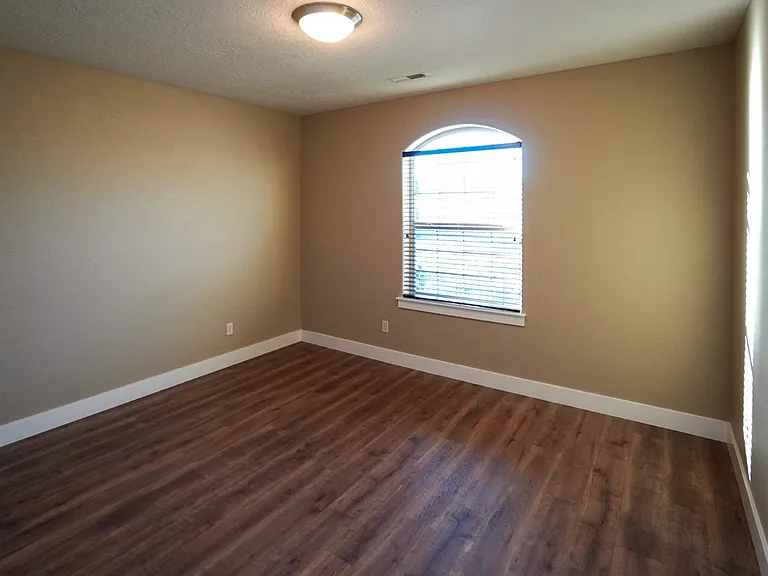 8848 W Ben St — Photo 9