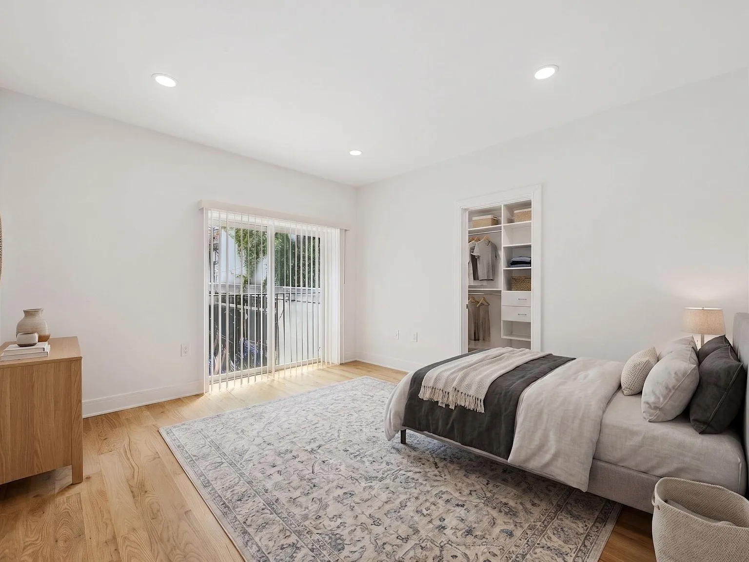 2 bed, 2.0 bath, $5,250 — Photo 2