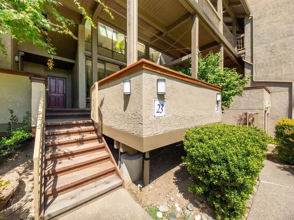 6713 Embarcadero Dr APT 23, Stockton, CA 95219