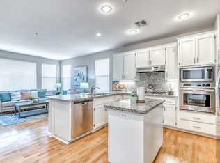 8 Blackberry Dr, Napa, CA
