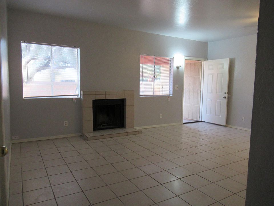 1st image of 2333 N Dodge Blvd