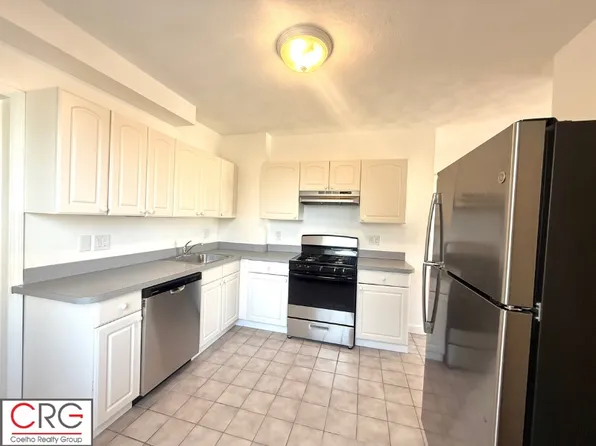 8 Pearl St APT 3, Medford, MA 02155