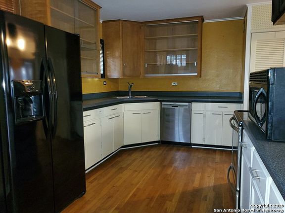 4th image of 4942 View Dr