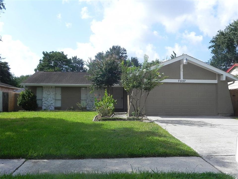 1st image of 7527 Crisp Wood Ln