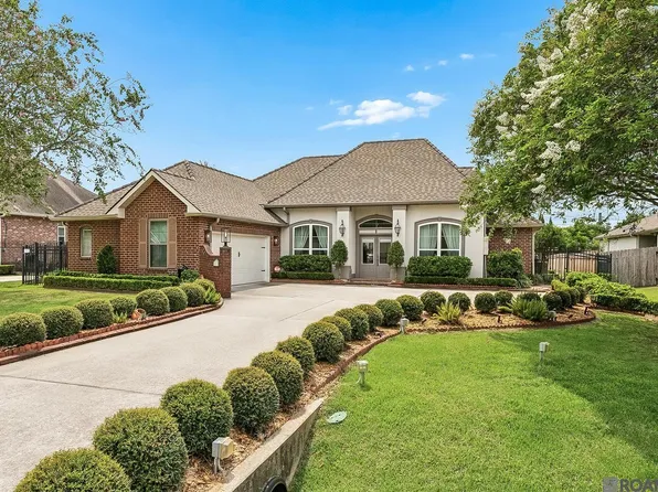 311 Riverwood Dr, Saint Rose, LA 70087