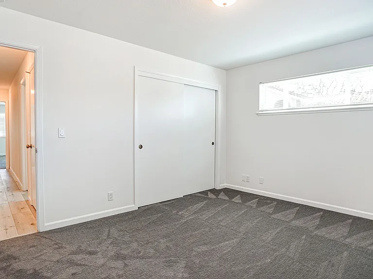 118 Van Buren Ct — Photo 17