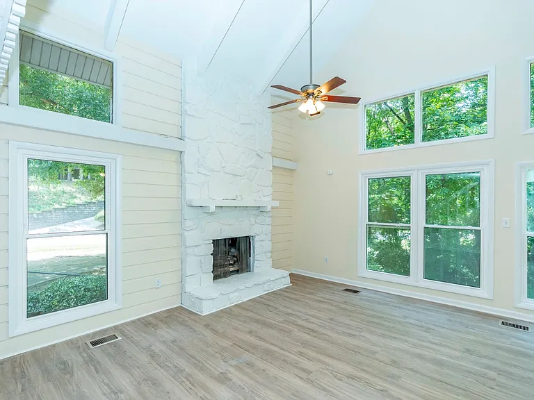 4865 Indian Valley Rd — Photo 4