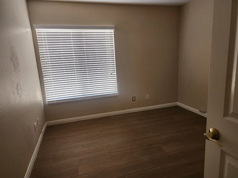 2712 Cricket Hollow Ct — Photo 3