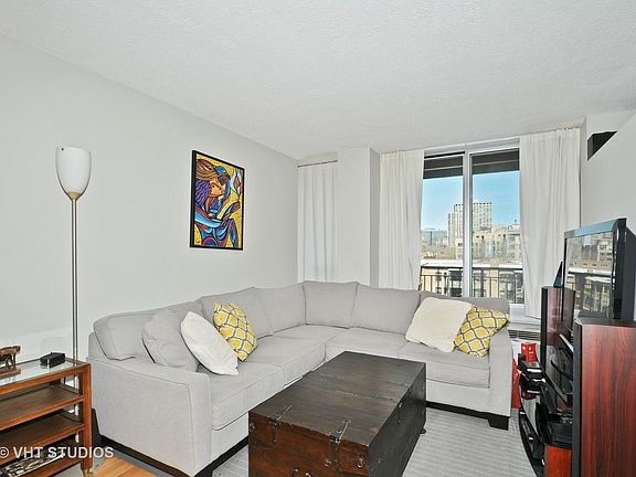 2nd image of 450 W Briar Pl Unit G5