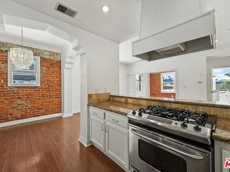 1236 N Flores St #207 — Photo 7