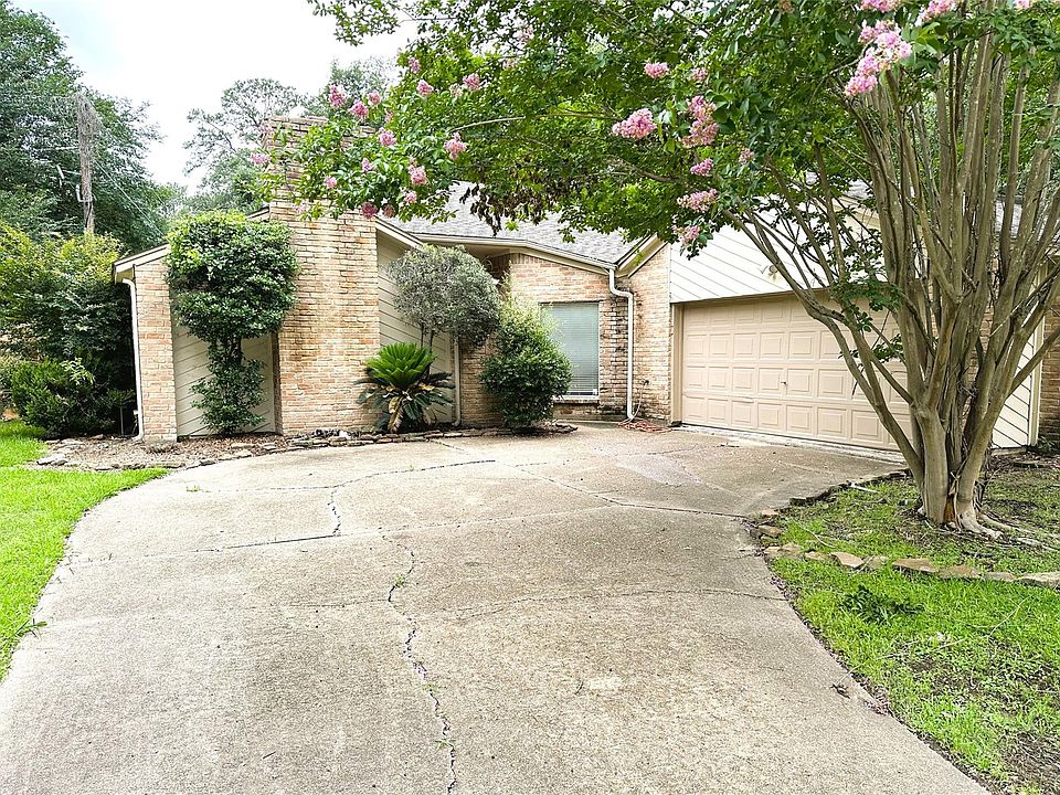 1st image of 15127 Forest Lodge Dr