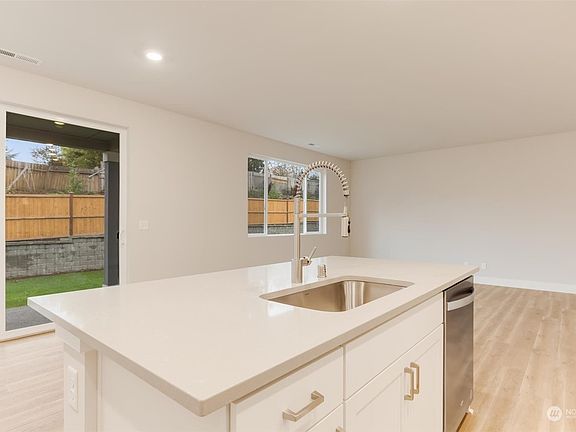4th image of 5406 Century Place NE Lot15