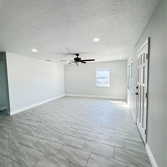 607 Alabama Ave — Photo 2