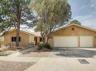 5421 Rayito Del Luna Ln NE, Albuquerque, NM 87111