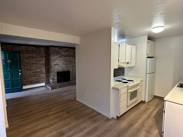1260 Kalmia Ave — Photo 9
