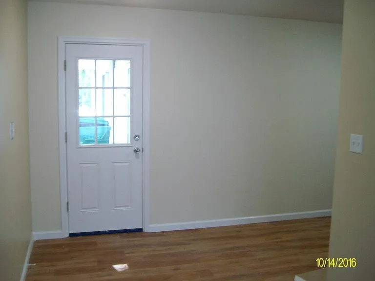 301 Newcastle Dr — Photo 3