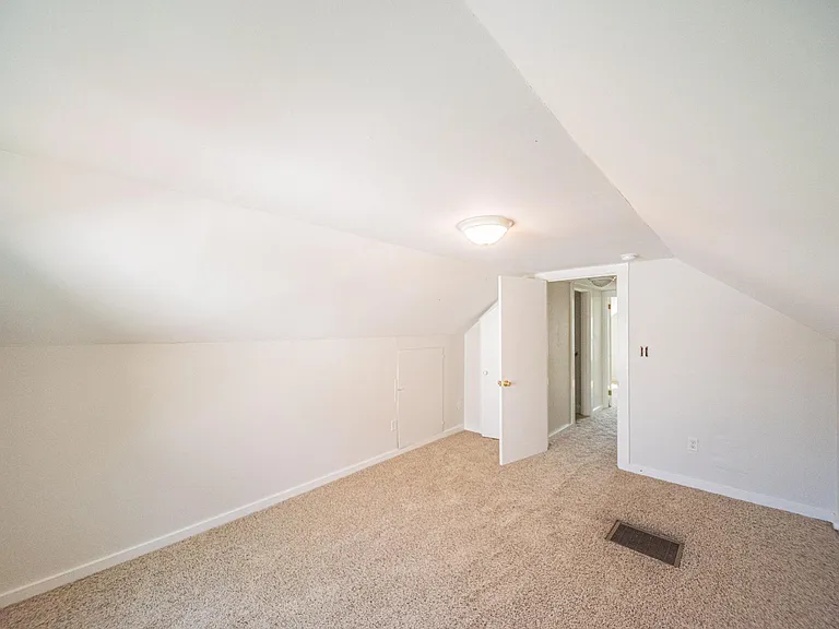 2522 Clay St — Photo 14