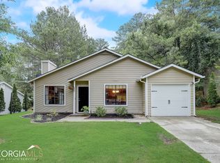 2804 Wildflower Ln, Snellville, GA 30039