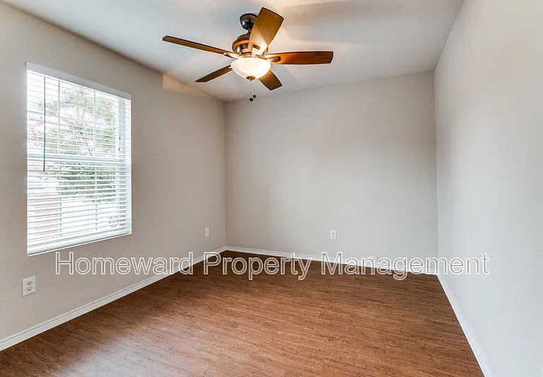 14048 Firebush Ln — Photo 2
