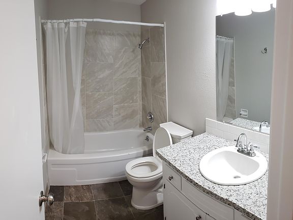 3rd image of 9909 NE 119th St