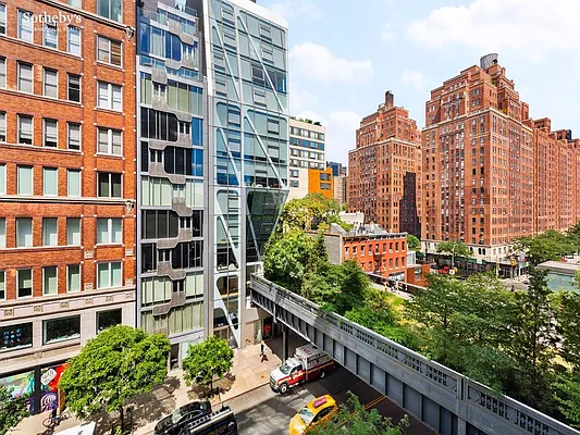 Sold by Sotheby's International Realty | media 30