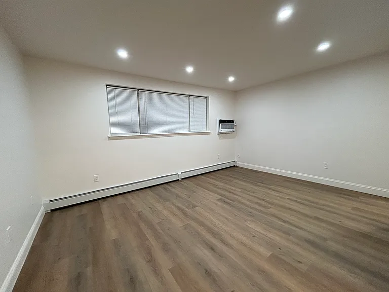 787 Admiral St #1 — Photo 21