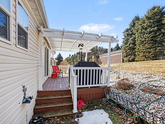 2nd image of 707 Peach Ln