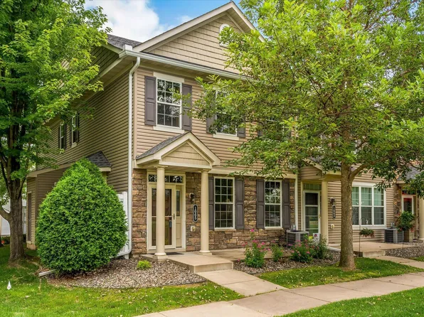 1065 Hillvale Ave N, Oakdale, MN 55128