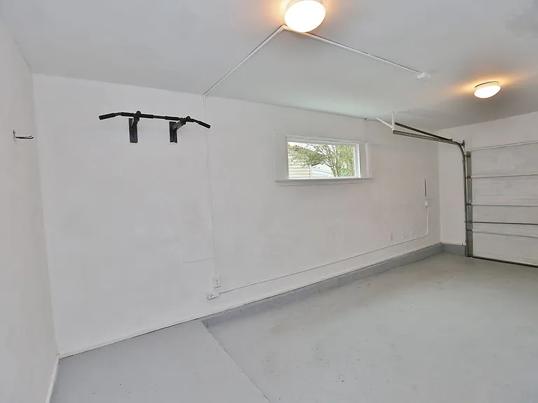 1207 Captain Adams Ct — Photo 33