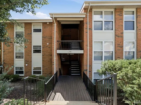 1920 Hunting Lake Ct APT 302, Saint Louis, MO 63122