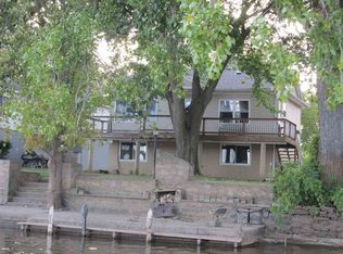 17427 246th Ave, Pleasant Valley, IA 52767