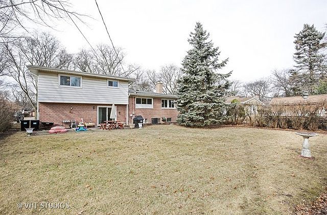 2nd image of 903 S Country Ln