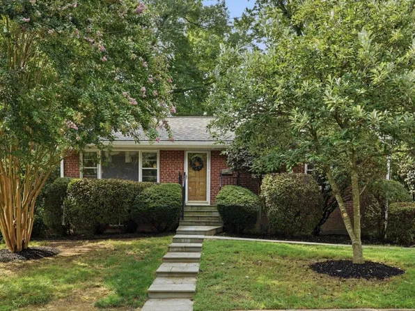 601 Randolph St, Falls Church, VA 22046
