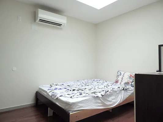 Rented by J Misrahi Realty Corp | media 54