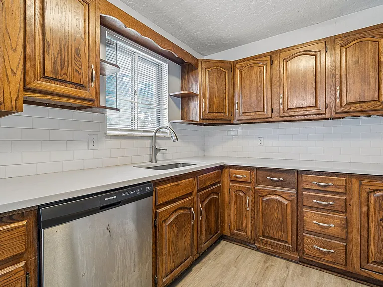 1410 Denison Dr — Photo 8