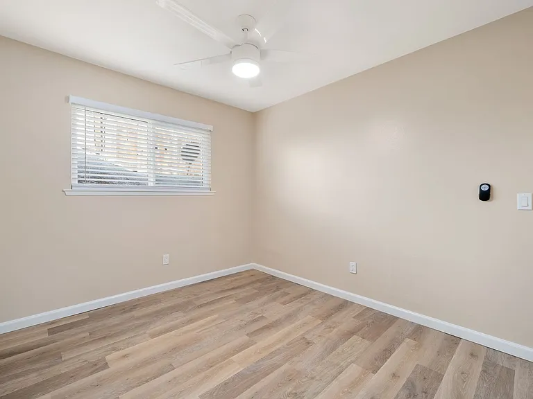 5353 Olmeda Ave — Photo 37