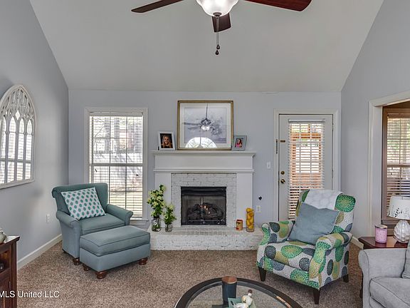 2nd image of 371 Avalon Way