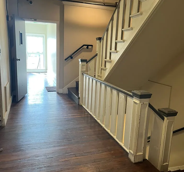 250 N Kenmore Ave #301