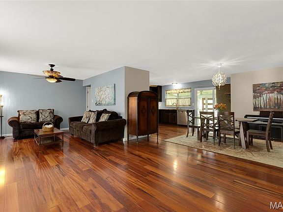 4th image of 944 Millwood Dr