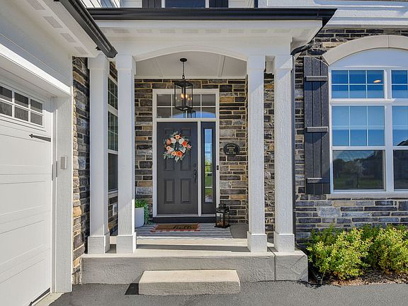 3rd image of 1120 Hilldale Ln