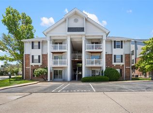 4333 Arrow Tree Dr APT B, Saint Louis, MO 63128