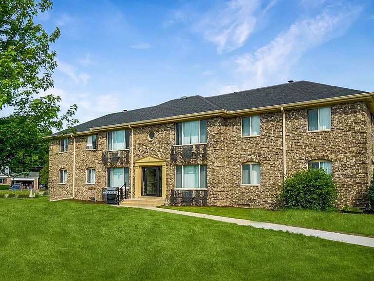 Stone Point Apartments Exterior